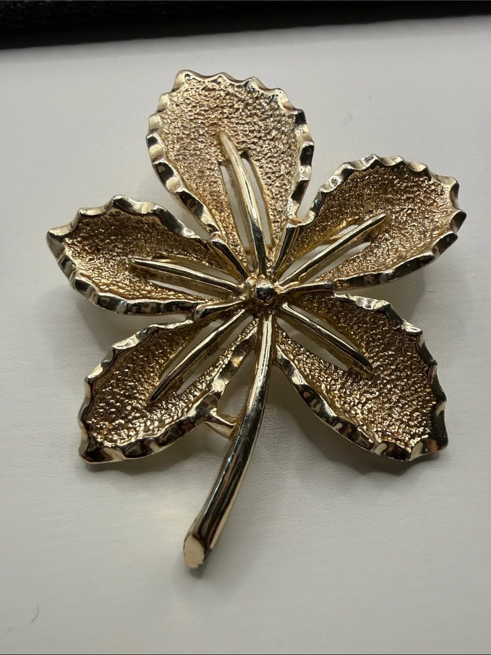 Vintage Sarah Cov Gold tone Flower Leaf Brooch Pin